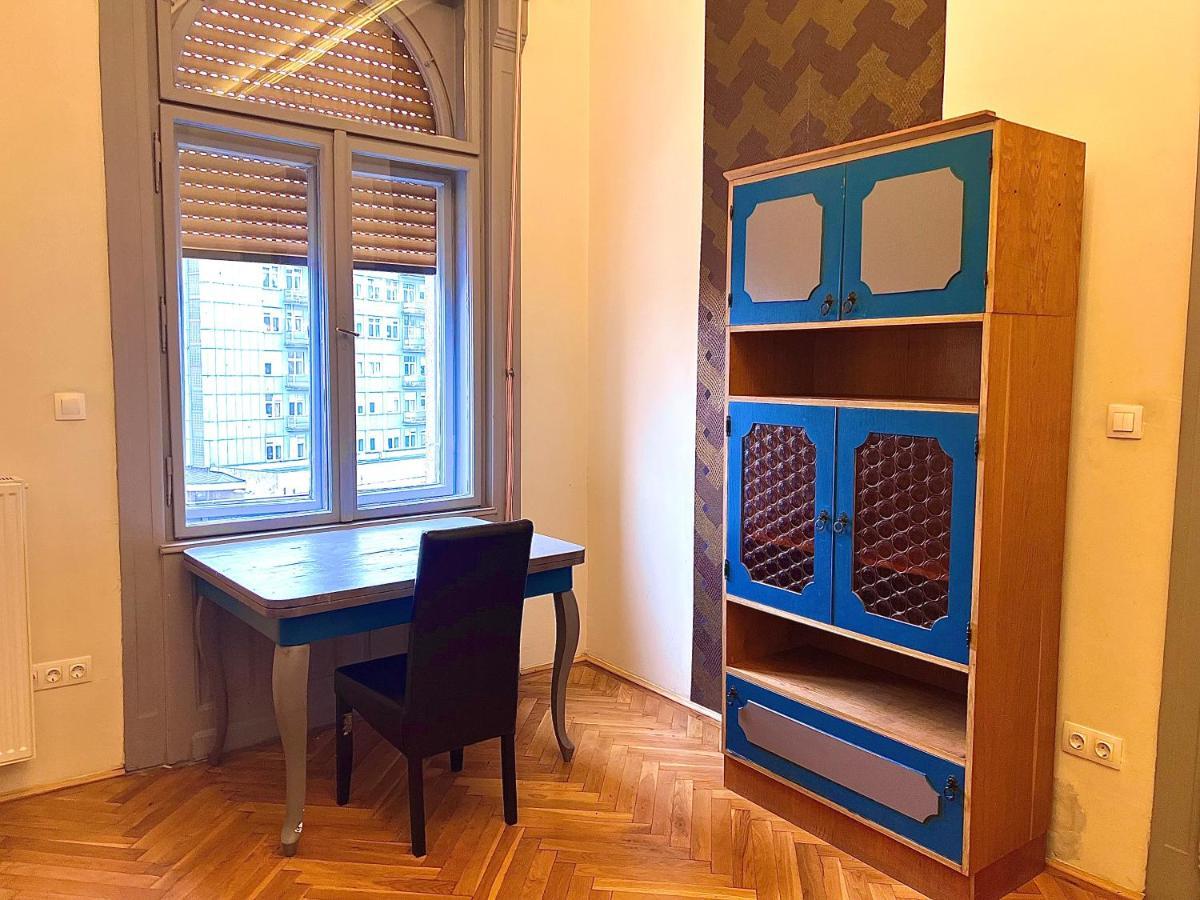 F14 By Small Appartement *